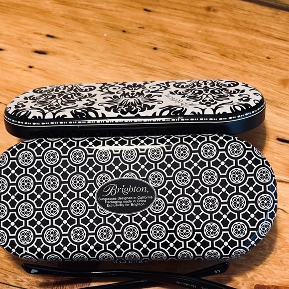 BRIGHTON "Meridian" Women's handmade Black Sunglasses with Original Metal Case - Picture 5 of 11